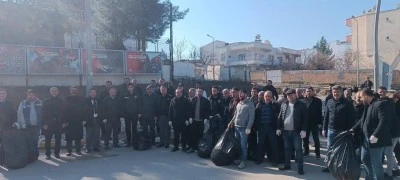 Kıra Dağı Eteklerinde &ccedil;&ouml;pler toplandı