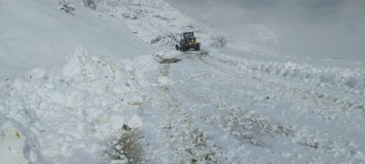 Kırsal mahallelerde bin 879 kilometrelik yol ulaşıma a&ccedil;ıldı