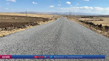 Kırsal mahallelerde yol &ccedil;alışmaları s&uuml;r&uuml;yor