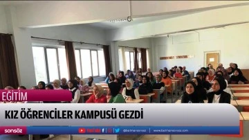 Kız &ouml;ğrenciler kampus&uuml; gezdi