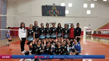 Kız voleybol takımı ilk galibiyetini aldı