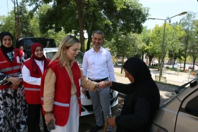 Kızılay g&ouml;n&uuml;ll&uuml;leri ihtiya&ccedil; sahiplerini unutmuyor