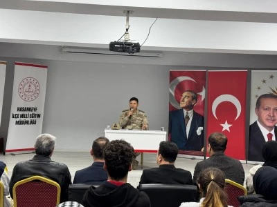 Komutan G&uuml;ven, &ouml;ğrencilerle buluştu