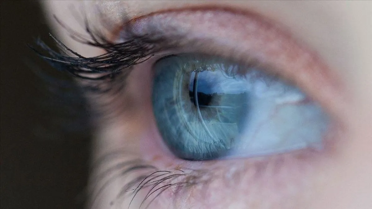 Kontakt lensle y&uuml;zmek sağlığa zararlı