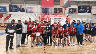 Korfbolda şampiyonlar Antalya yolcusu