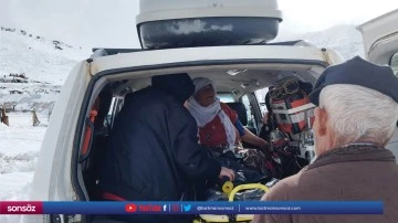 K&ouml;yde rahatsızlanan &ccedil;ift ekiplerce hastaneye ulaştırıldı