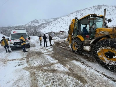 K&ouml;ylerde rahatsızlanan hastalar hastanelere ulaştırıldı