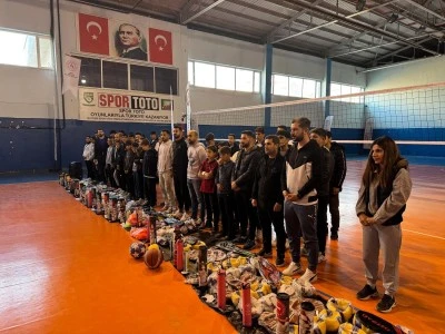 Kozluk&rsquo;ta 18 okula malzeme dağıtıldı
