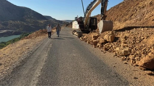 Kozluk&rsquo;ta yol ve i&ccedil;me suyu &ccedil;alışmaları devam&hellip;