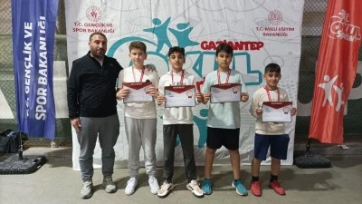 K&uuml;&ccedil;&uuml;k tenis&ccedil;iler T&uuml;rkiye Finalinde