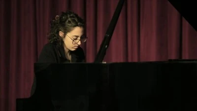 K&uuml;&ccedil;&uuml;k yaşta tanıştıkları m&uuml;zikle isimlerini d&uuml;nyaya duyuruyorlar
