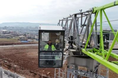 Kule vin&ccedil; operat&ouml;rleri inşaatlara hız kazandırıyor
