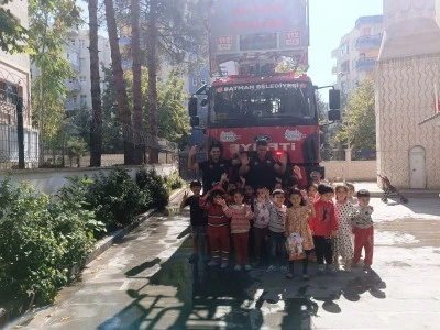 K&uuml;lt&uuml;r Camisine itfaiye ziyareti