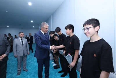 Kur'an Eğitim Merkezi'ni ziyaret etti