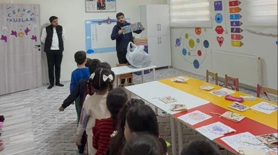 Kur&rsquo;an kursiyerlerine oyuncak dağıtıldı