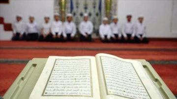 Kur'an kurslarında 2 milyon 400 bin &ouml;ğrenci eğitim g&ouml;rd&uuml;