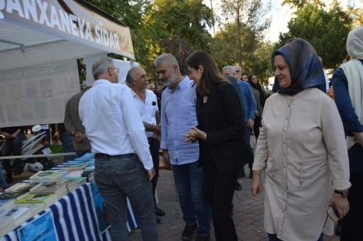 K&uuml;rt&ccedil;e Kitap Fuarı başladı