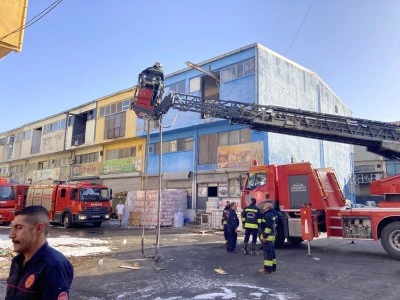 Kuruyemiş imalatı yapılan işyerinde &ccedil;ıkan yangın s&ouml;nd&uuml;r&uuml;ld&uuml;