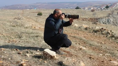 Kuş g&ouml;zlemcisi m&uuml;hendis, Şanlıurfa'nın doğal zenginliğini kayıt altına alıyor