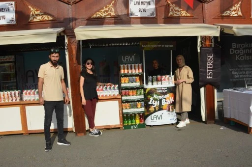 Lavi, fuarın g&ouml;zdesi