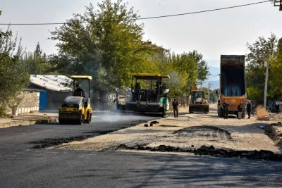 Lice il&ccedil;esinde yollara asfalt serildi