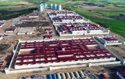 Mahkum yakınları a&ccedil;ıklama yaptı; &ldquo;Karar &ccedil;ıkıyor ama mahkumlar tahliye edilmiyor&rdquo;