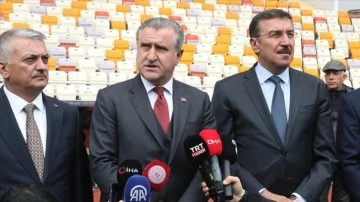 Malatya Gençlik ve Spor Bakanı Stadyum İncelemesi Yaptı