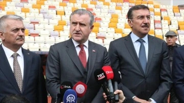 Malatya Gen&ccedil;lik ve Spor Bakanı Stadyum İncelemesi Yaptı