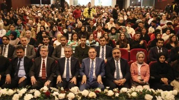 Malko&ccedil;, Mardin'de &uuml;niversite &ouml;ğrencileriyle bir araya geldi