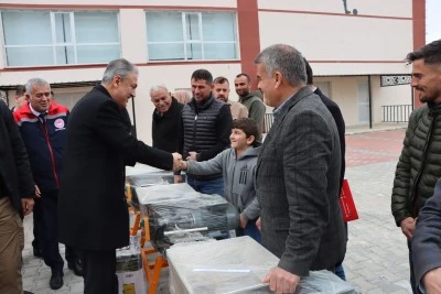 Mardin'de 97 &ccedil;ift&ccedil;iye &uuml;z&uuml;m sıkma makinesi dağıtıldı