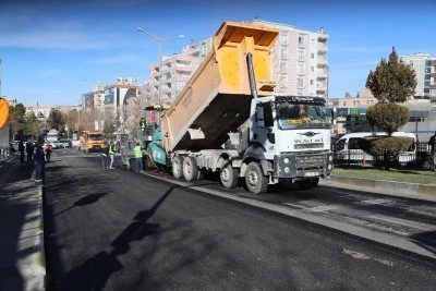 Mardin'de asfaltlama ve yol d&uuml;zenleme &ccedil;alışmaları s&uuml;r&uuml;yor