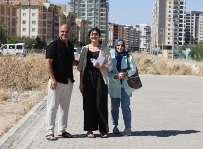 Mardin'de baba, kızının heyecanını paylaşmak i&ccedil;in YKS'ye girdi