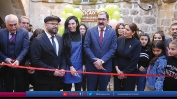 Mardin'de &ccedil;ocuk ve gen&ccedil;ler i&ccedil;in "Sanat Okulu" a&ccedil;ıldı
