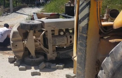Mardin'de devrilen forkliftin altında kalan s&uuml;r&uuml;c&uuml; &ouml;ld&uuml;