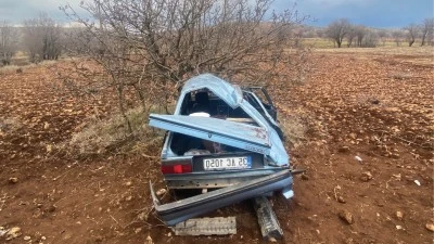 Mardin'de devrilen otomobildeki 5 kişi yaralandı