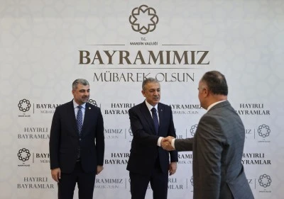 Mardin'de farklı dine mensup vatandaşlar bayramlaşma programında buluştu
