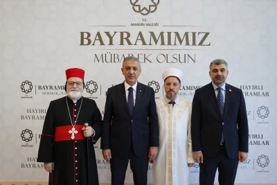 Mardin'de farklı dine mensup vatandaşlar bayramlaşma programında buluştu