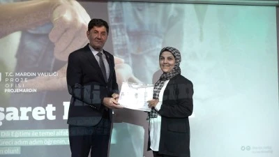 Mardin'de işaret dili &ouml;ğrenen 46 kamu personeline sertifikaları verildi