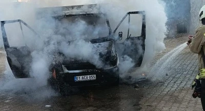 Mardin'de kamyonette &ccedil;ıkan yangın s&ouml;nd&uuml;r&uuml;ld&uuml;