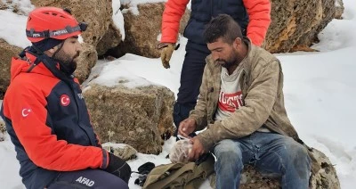 Mardin'de kar ve tipide mahsur kalan &ccedil;oban ve hayvanları kurtarıldı