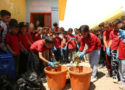 Mardin'de &ouml;ğrencilere kompost eğitimi verildi