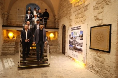 Mardin'de &ouml;zel eşarp koleksiyonu sergisi a&ccedil;ıldı