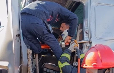 Mardin'de tıra &ccedil;arpan tankerin s&uuml;r&uuml;c&uuml;s&uuml; yaralandı