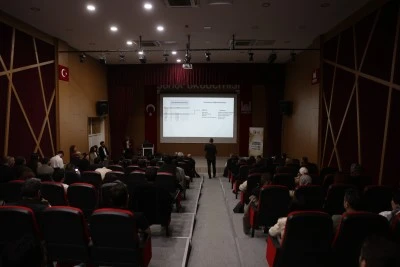 Mardin'de veteriner hekimlerin katıldığı "5. Anadolum Sempozyumu" başladı. Mardin B&uuml;y&uuml;kşehir Belediyesi (MBB) ile K&uuml;&ccedil;&uuml;k Hayvan Veteriner Hekimleri Derneği işbirliğiyle MBB Sanat Akademisi'nde d&uuml;zenlenen sempozyu