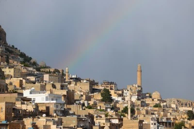 Mardin'de yağışın ardından g&ouml;kkuşağı oluştu