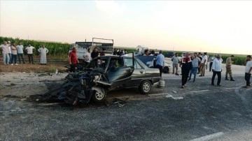 Mardin Dikmen Mahallesi'nde &Ccedil;arpışan İki Otomobil