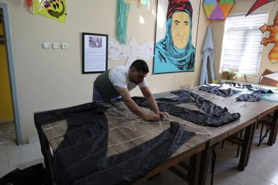 Mardin semalarında "Free Gazze" yazılı u&ccedil;urtma s&uuml;z&uuml;ld&uuml;