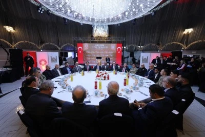 Mardin Valiliği ve B&uuml;y&uuml;kşehir Belediyesince Kızıltepe'de iftar programı d&uuml;zenledi