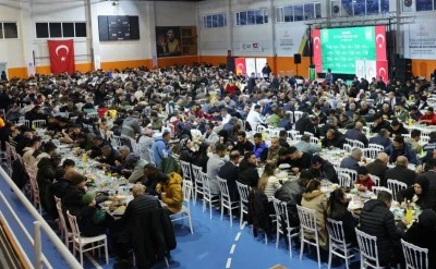 Mardin Valisi Akkoyun Savur'da iftar programına katıldı