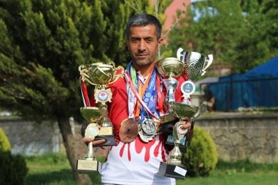 Master atlet 25 yıllık kariyerine 49 madalya sığdırdı